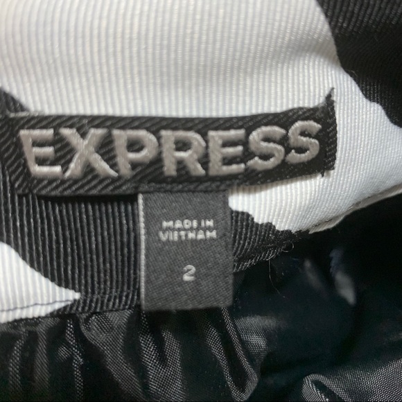 EXPRESS Zebra Print Midi Skirt with pockets - Picture 7 of 8